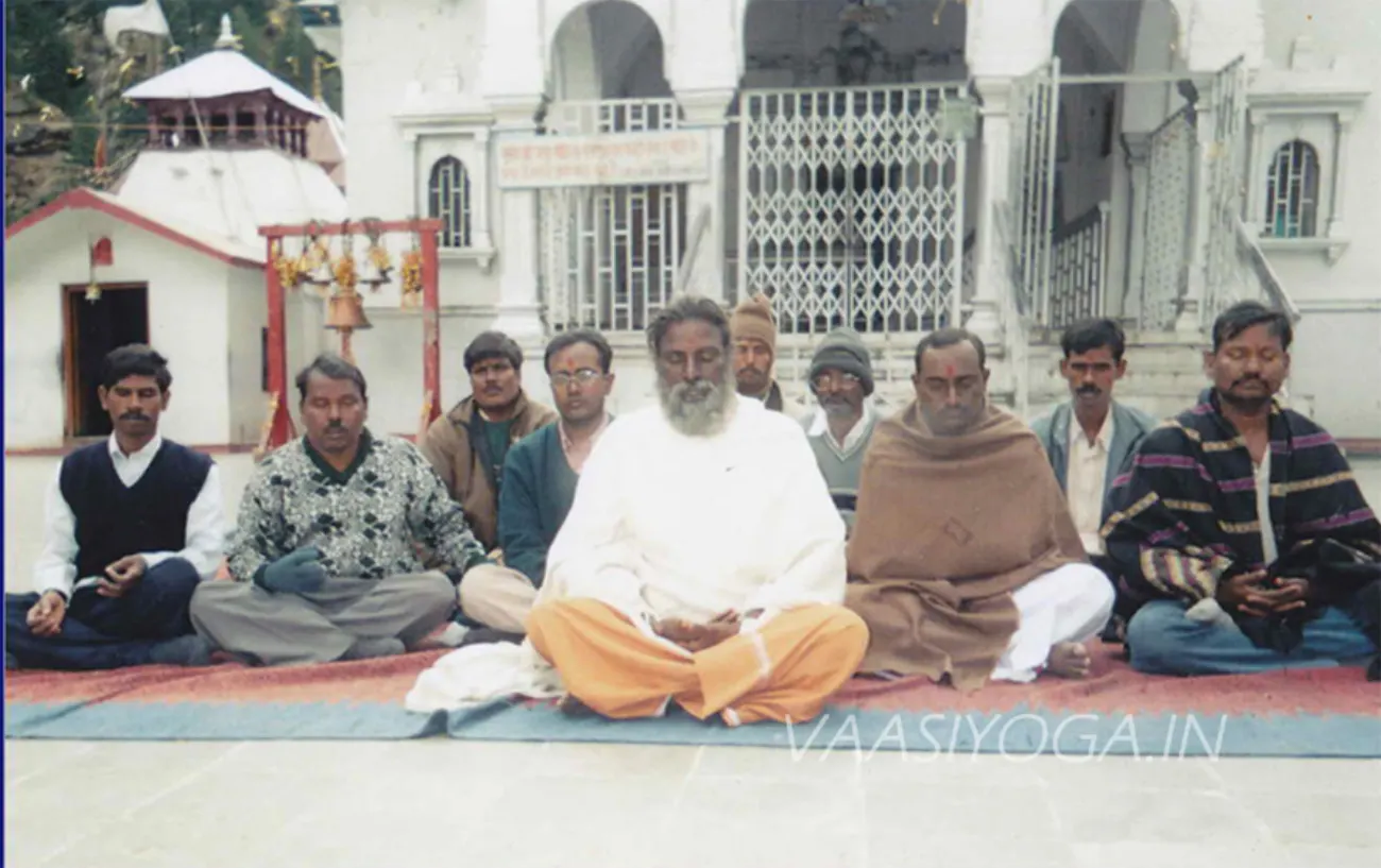 Swamiji with Advanced Course Students in India